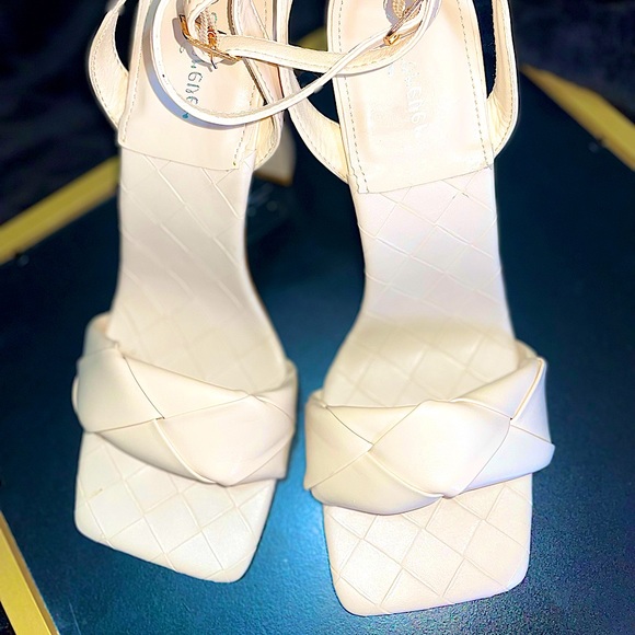 Brand new forever 21 heels 8.5 - Picture 2 of 3